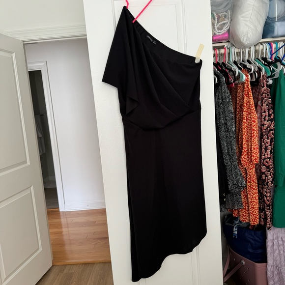 Boohoo one shoulder asymmetrical dress - Picture 2 of 2